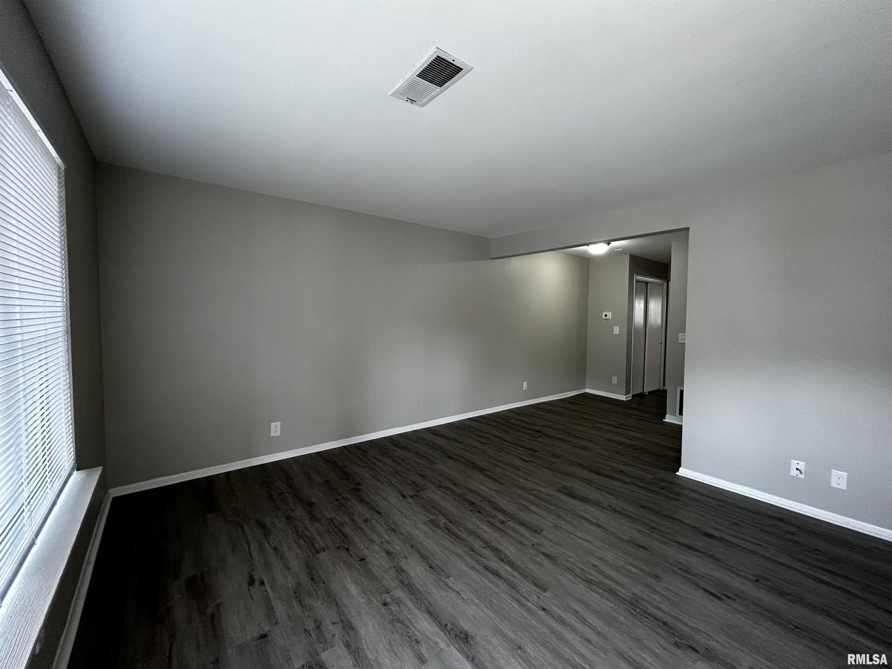 1902 Sheridan Rd Apt 2 #2 - Photo 2 of 9