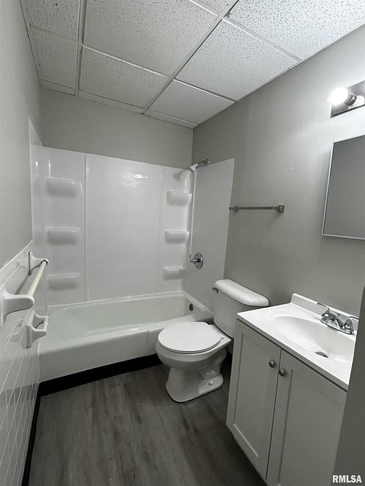 1902 Sheridan Rd Apt 2 #2 - Photo 7 of 9