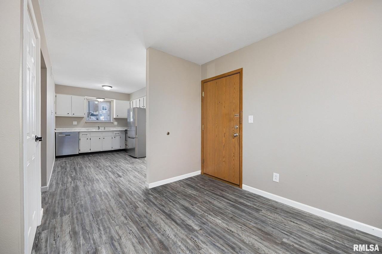 2915 W Cannes Dr #A - Photo 7 of 13