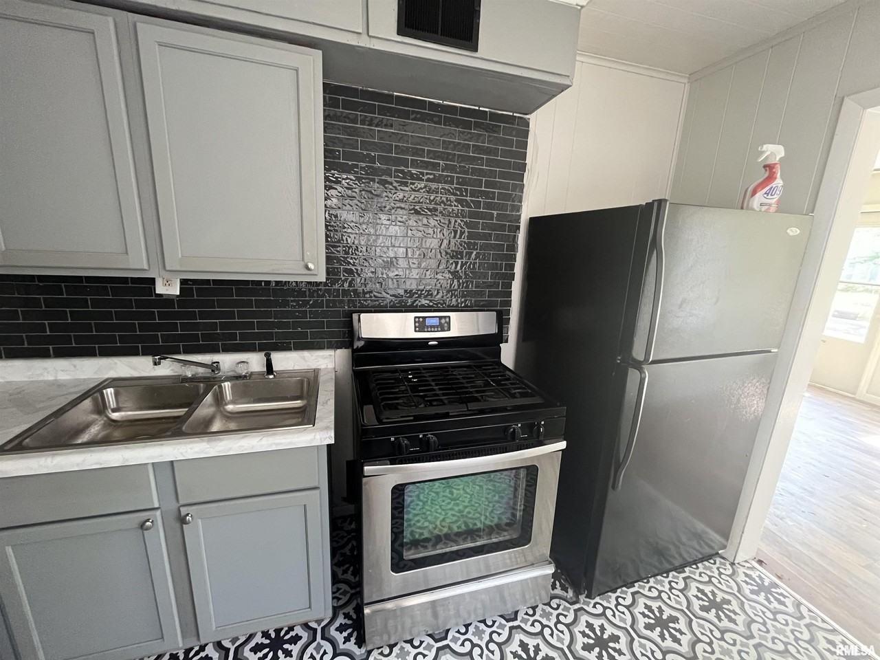 1028 S Tonti Cir - Photo 4 of 12