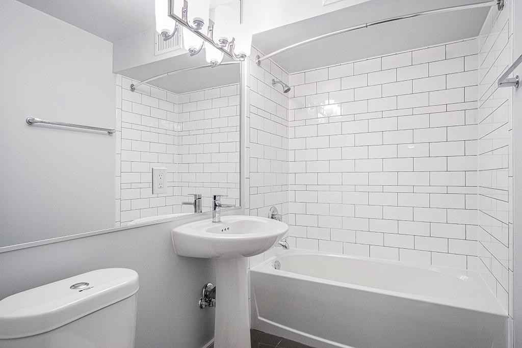 5450 University Boulevard - Photo 3 of 8