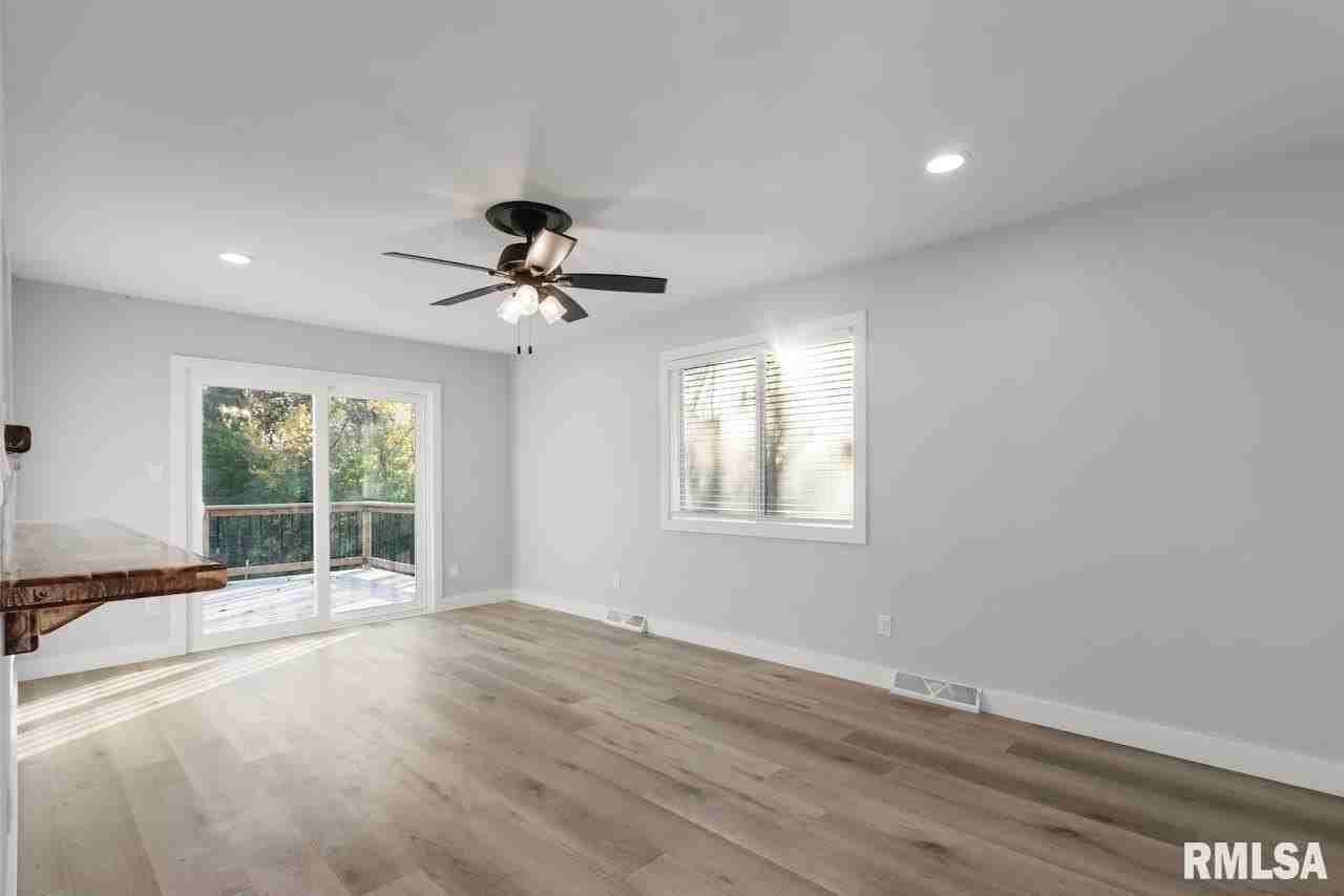 1900 E Knox St - Photo 5 of 34