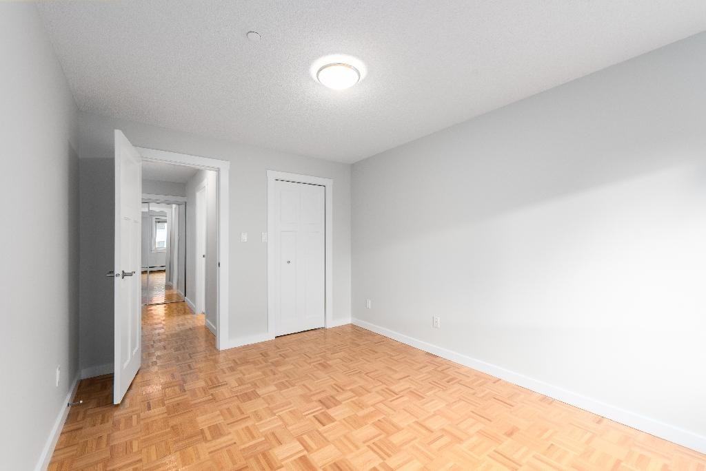 155 19th Street, East - Photo 7 of 26