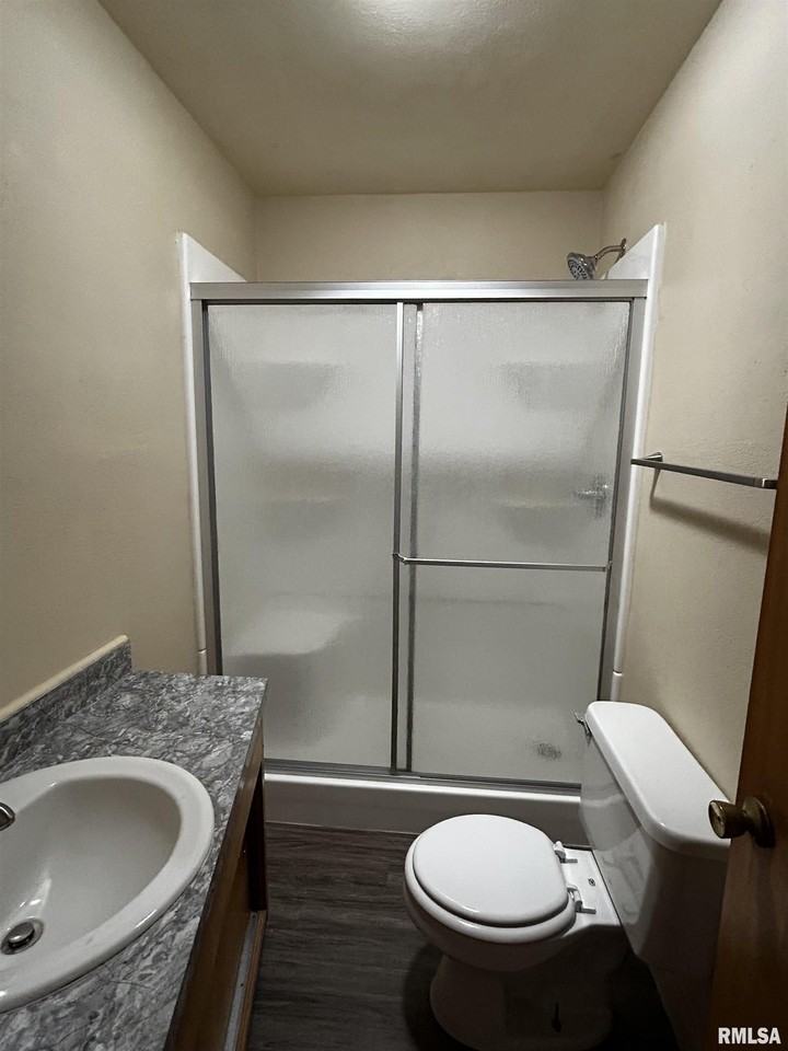 1102 Oxford Ave Apt 7 #7 - Photo 7 of 11