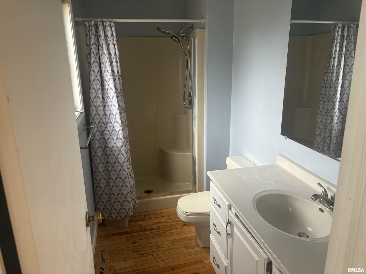 705 Crestview Dr - Photo 3 of 12