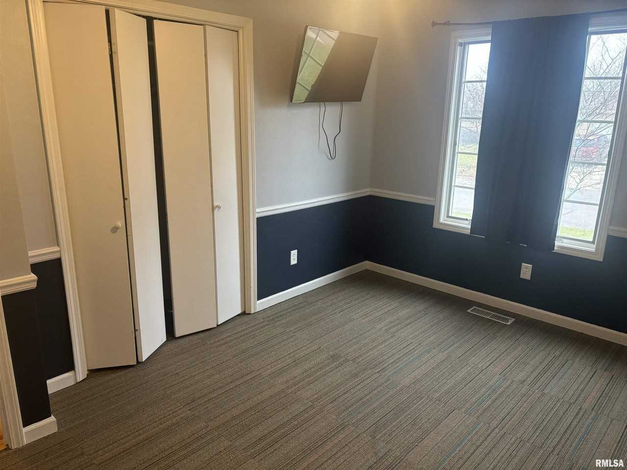 705 Crestview Dr - Photo 7 of 12