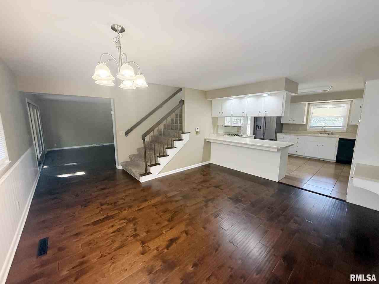 6828 N Bobolink Rd - Photo 4 of 31