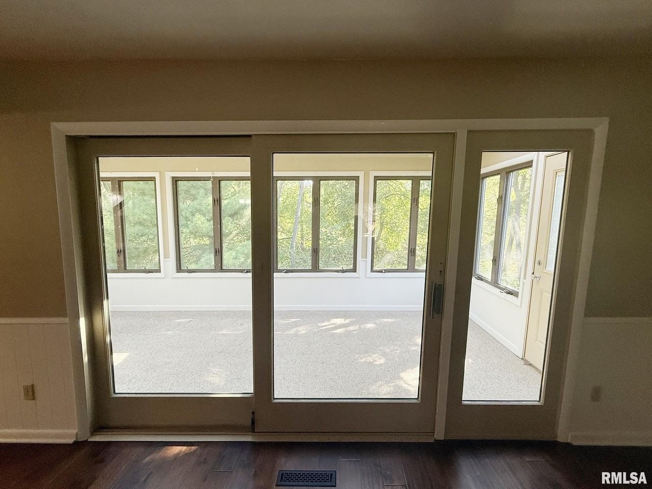 6828 N Bobolink Rd - Photo 7 of 31