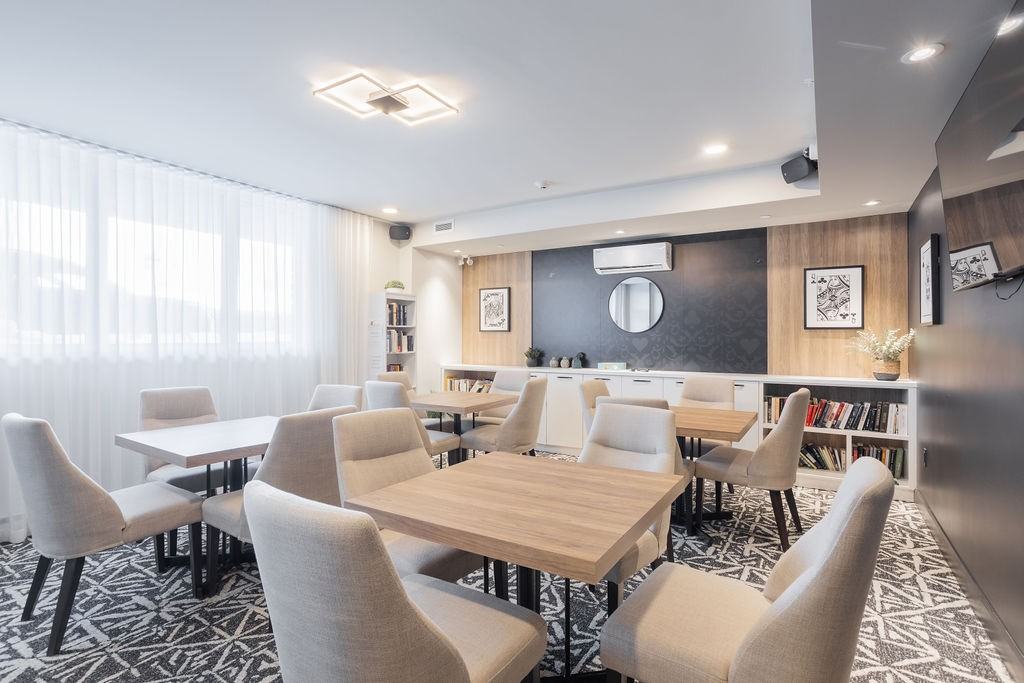 7 Éléments - Photo 3 of 44