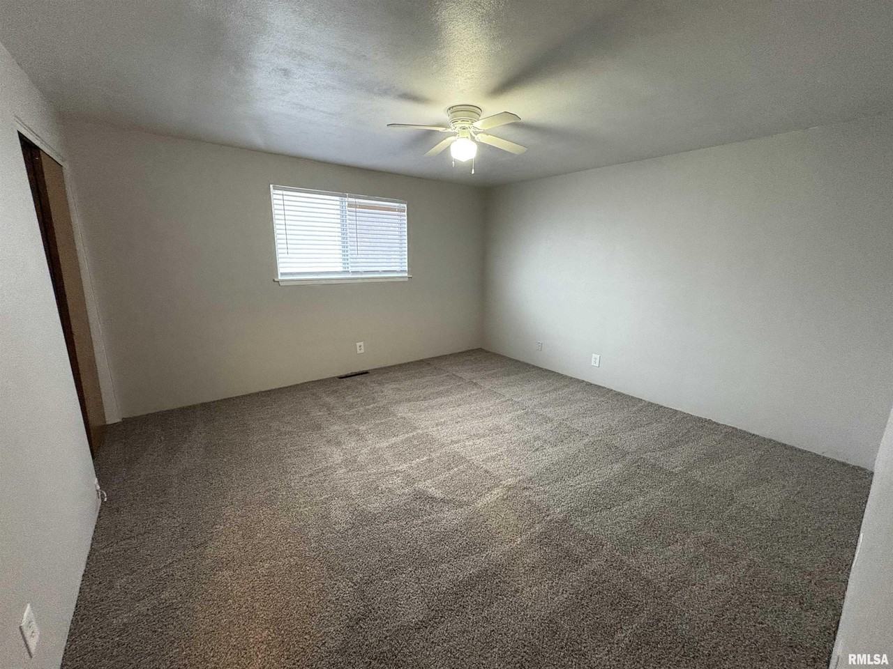 760 E Shore Dr Apt 2 #2 - Photo 4 of 9