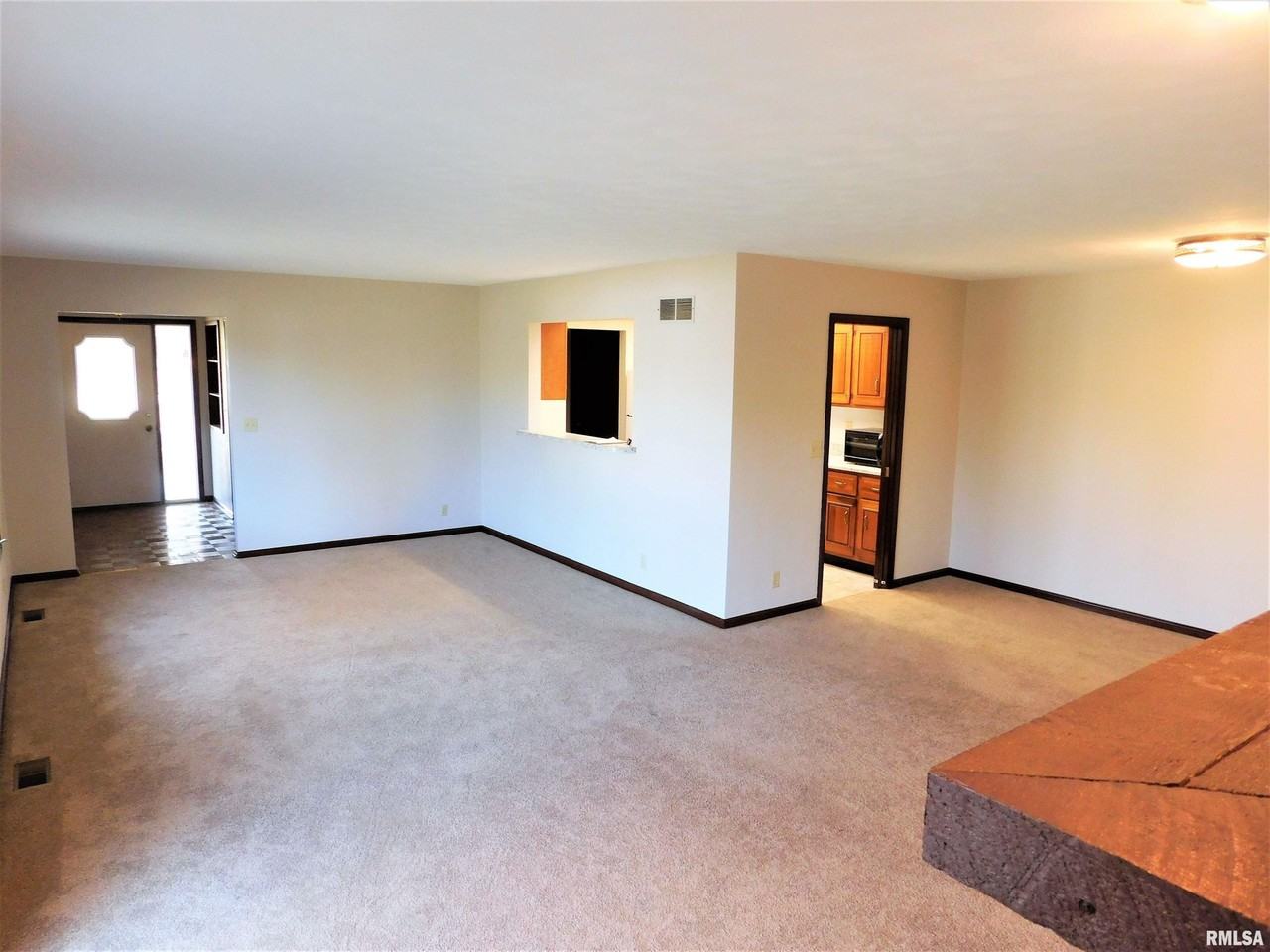 1013 E Jackson St - Photo 3 of 19