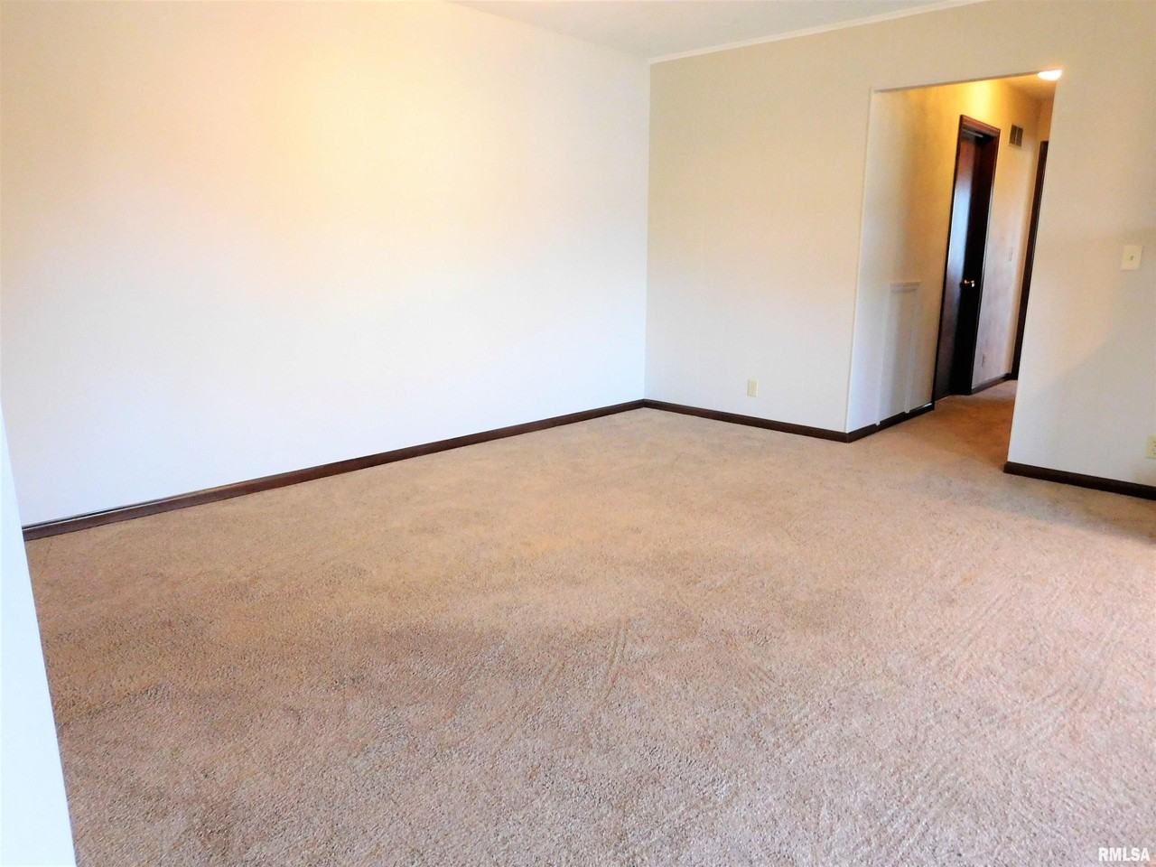 1013 E Jackson St - Photo 6 of 19