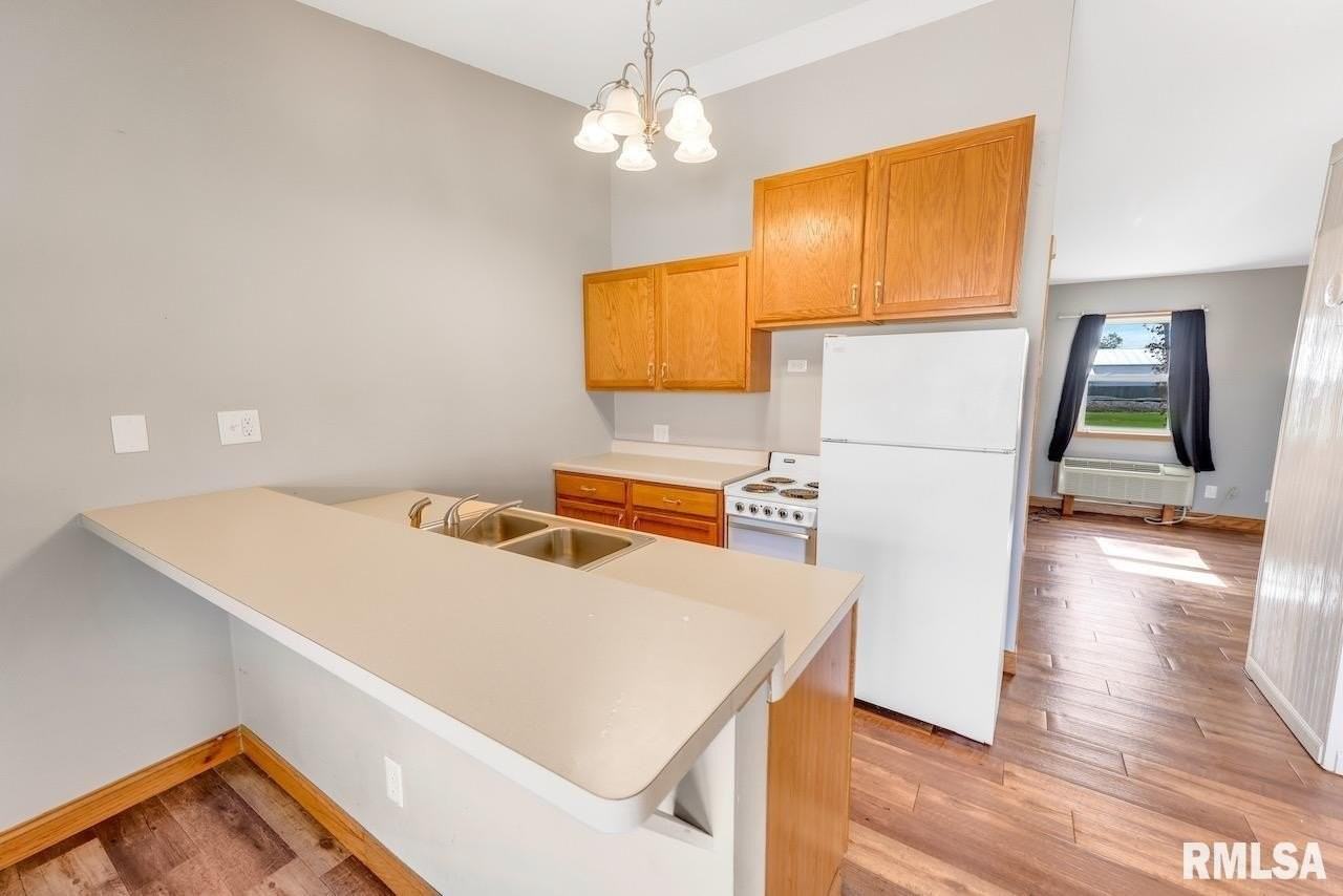 103 E 2nd St Unit W #W - Photo 7 of 17