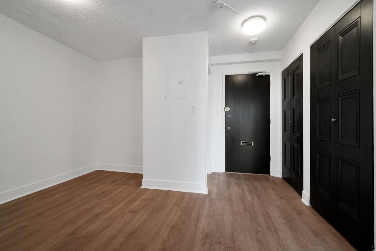 130 Keith Road, West - Photo 7 of 13