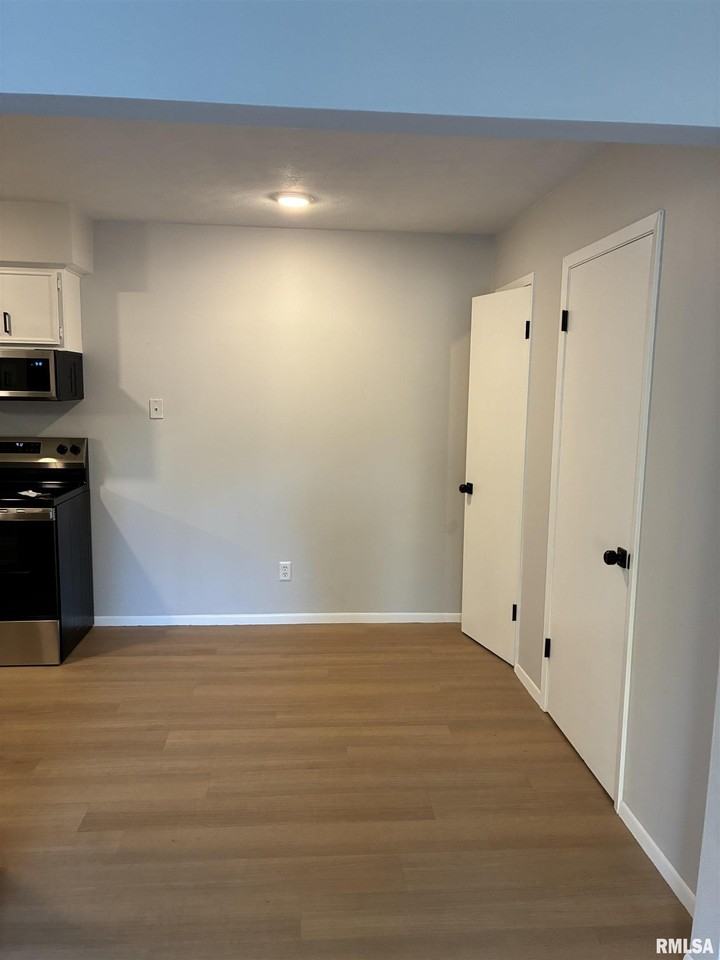 310 30th Avenue Ct Apt 5 #5 - Photo 3 of 9