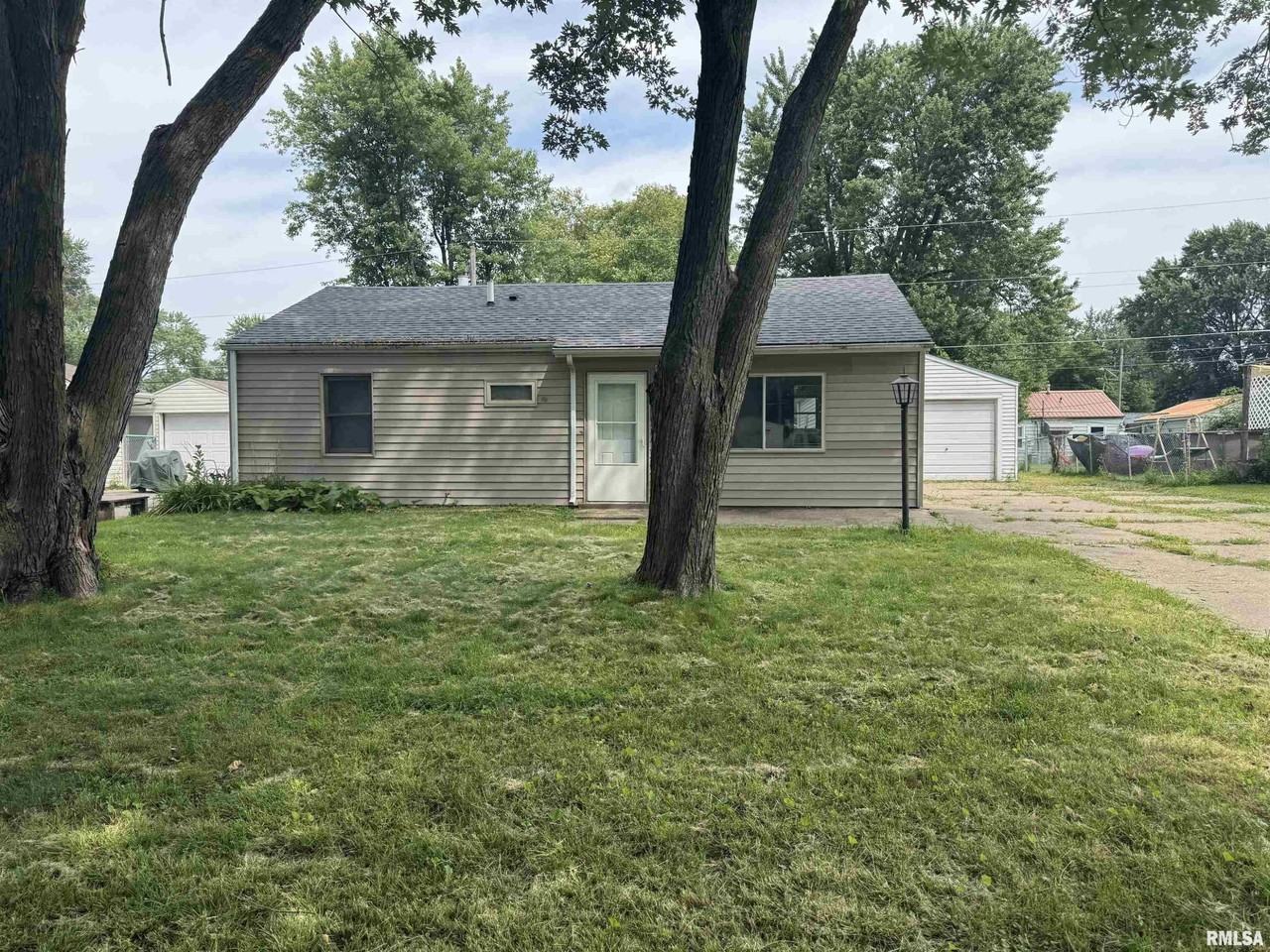 2914 W 67th St - Photo 2 of 16