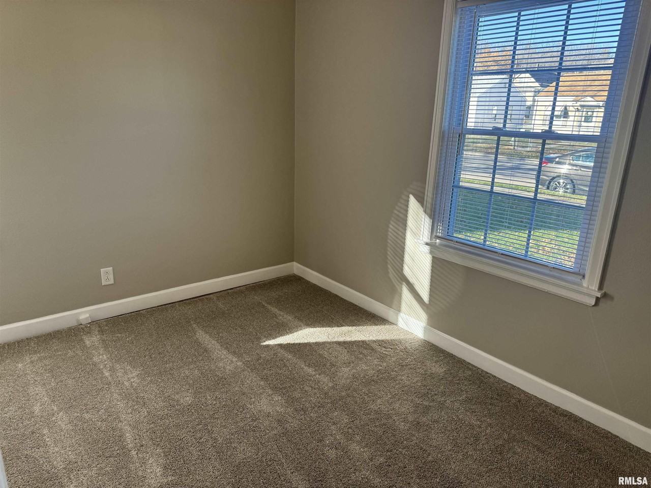 3637 Johnson Ave - Photo 7 of 13