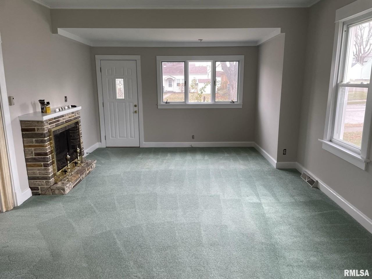 2206 Pacific St - Photo 2 of 18