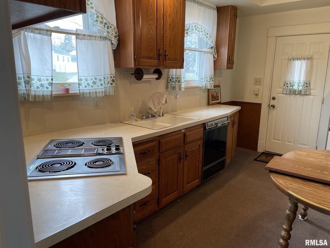 2206 Pacific St - Photo 4 of 18