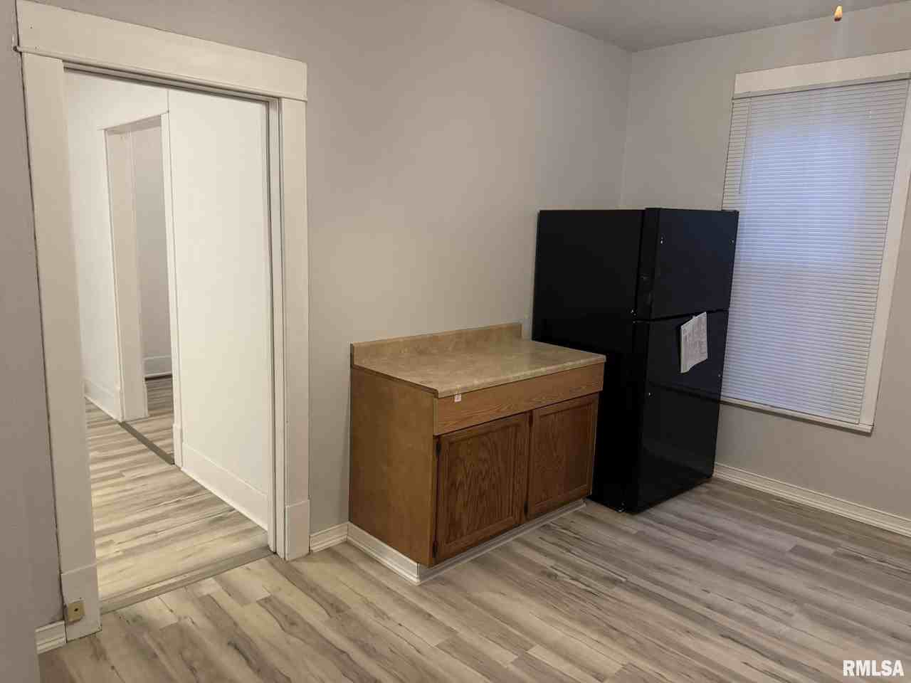 105 6th Ave - Photo 5 of 16