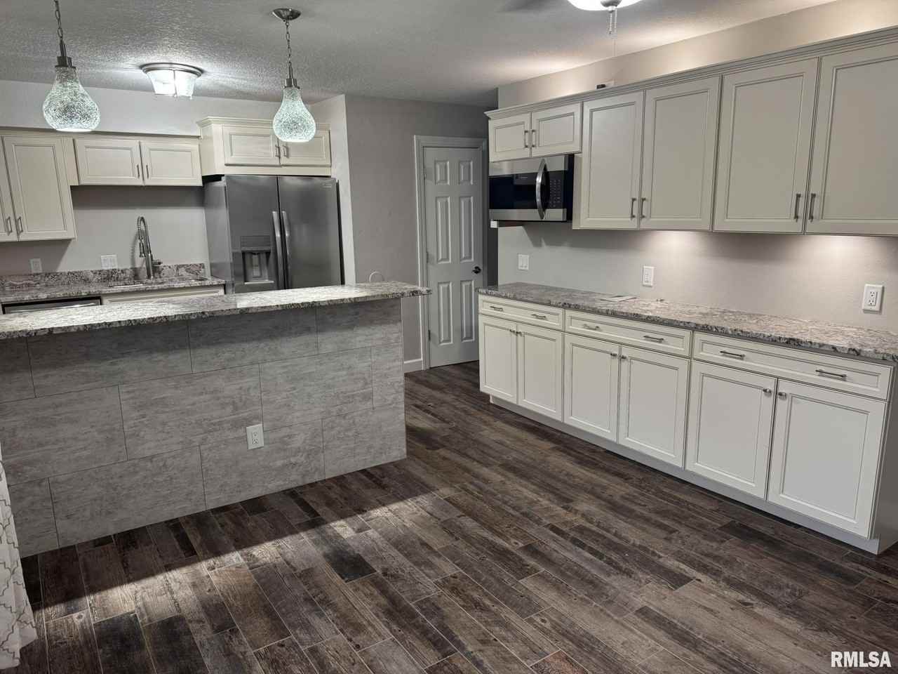 1728 Taylor St - Photo 3 of 22