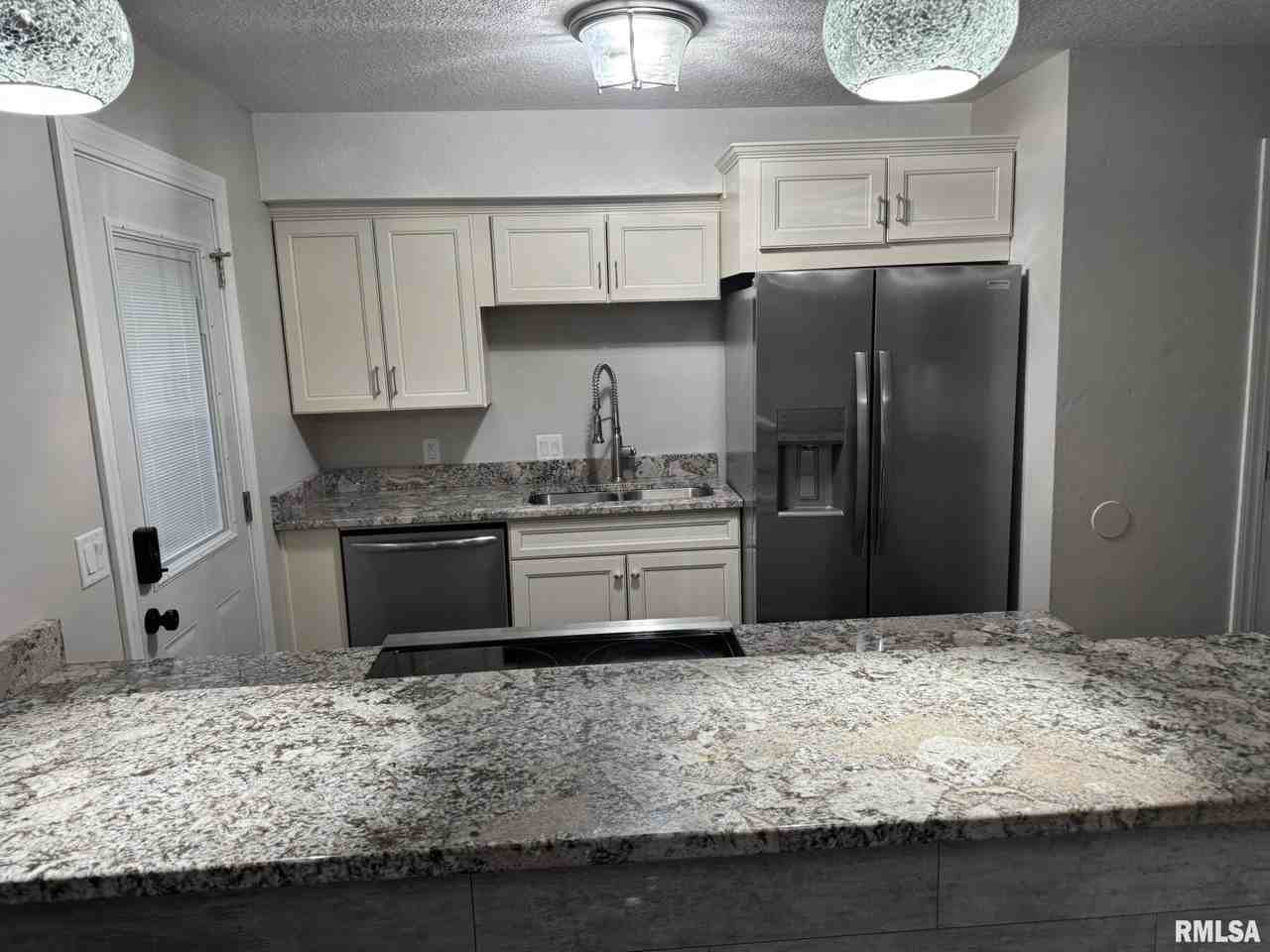 1728 Taylor St - Photo 4 of 22