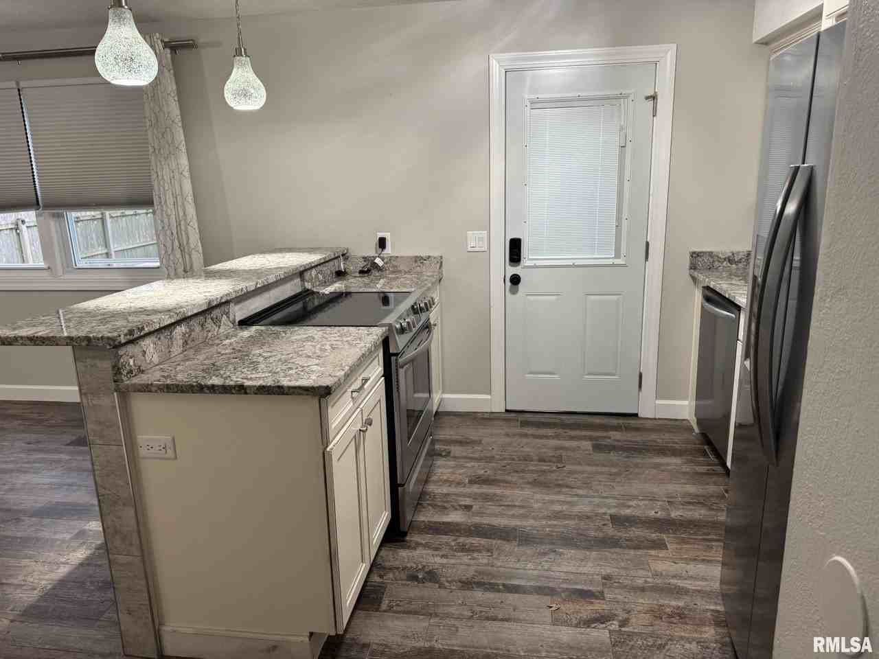 1728 Taylor St - Photo 5 of 22