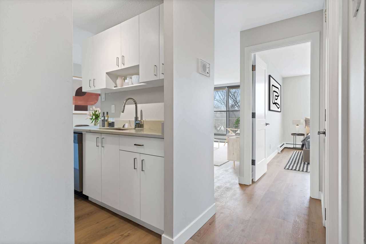 Legacy Tower - Photo 5 of 50