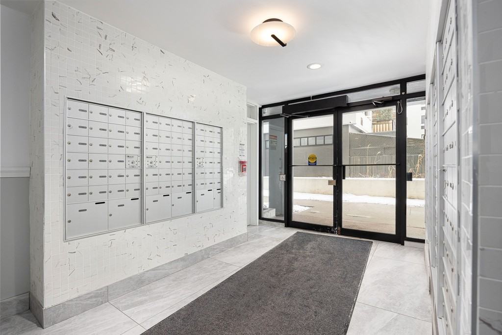 100 Gloucester Street - Photo 7 of 13