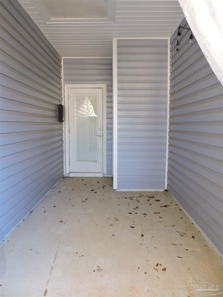 1058 W Brainerd St - Photo 2 of 24