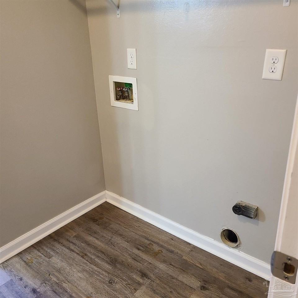 910 N De Villiers St #B - Photo 7 of 12