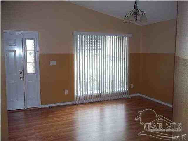 5121 Cocoa Dr - Photo 3 of 10