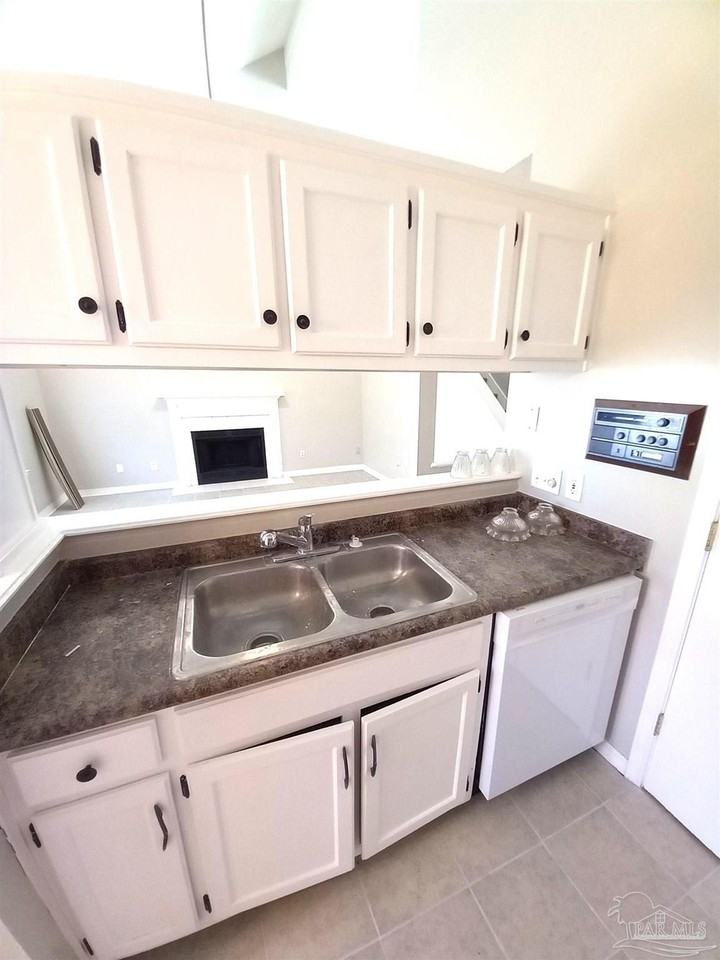 7009 Weatherwood Dr - Photo 4 of 16