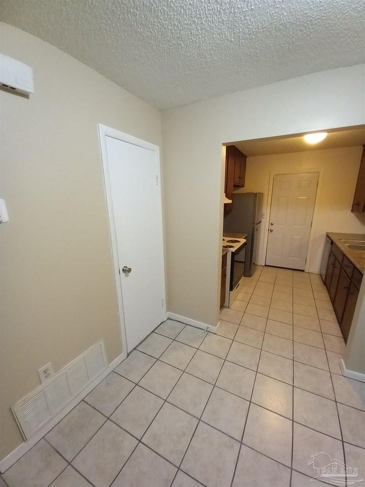 11 N Stillman St - Photo 2 of 7