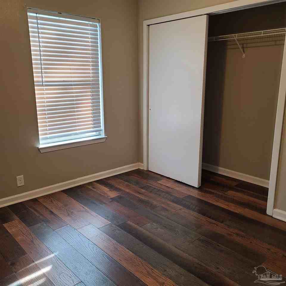 341 S I St #B - Photo 6 of 10