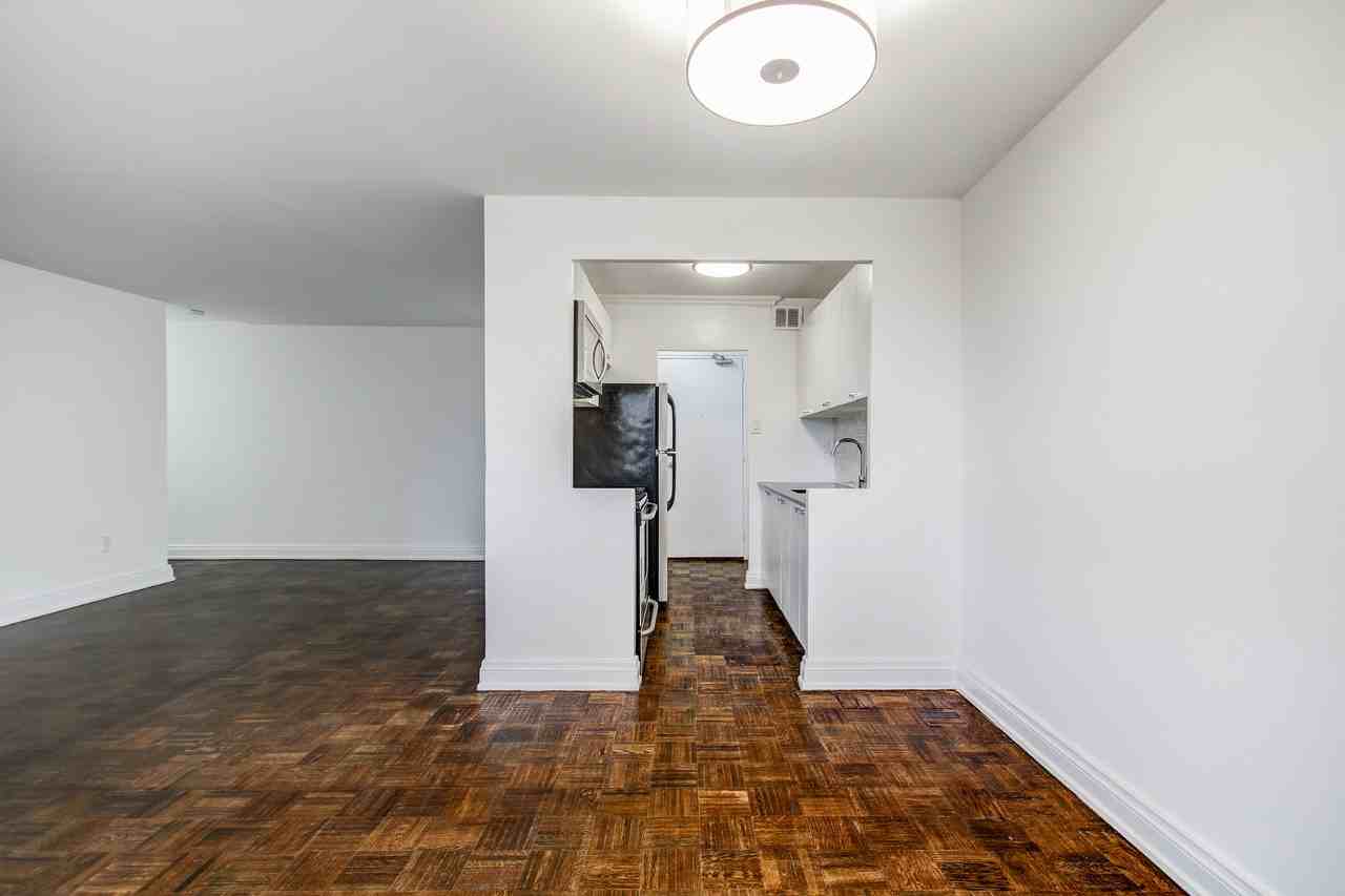 1833 & 1835 Bayview Ave. - Photo 2 of 50