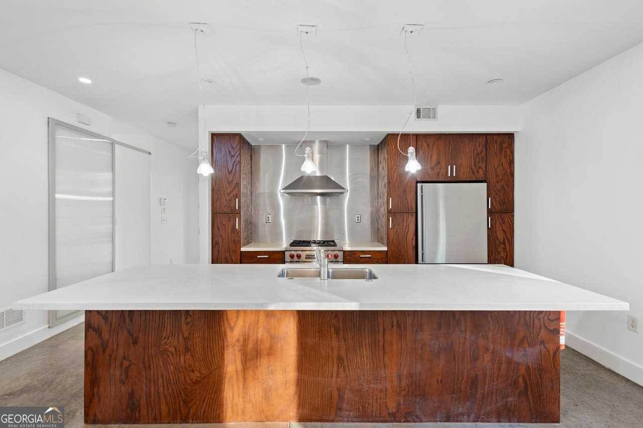 935 Custer Ave Se - Photo 5 of 24