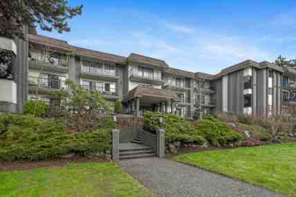 The Dorchester Apartments - Photo 3 of 33