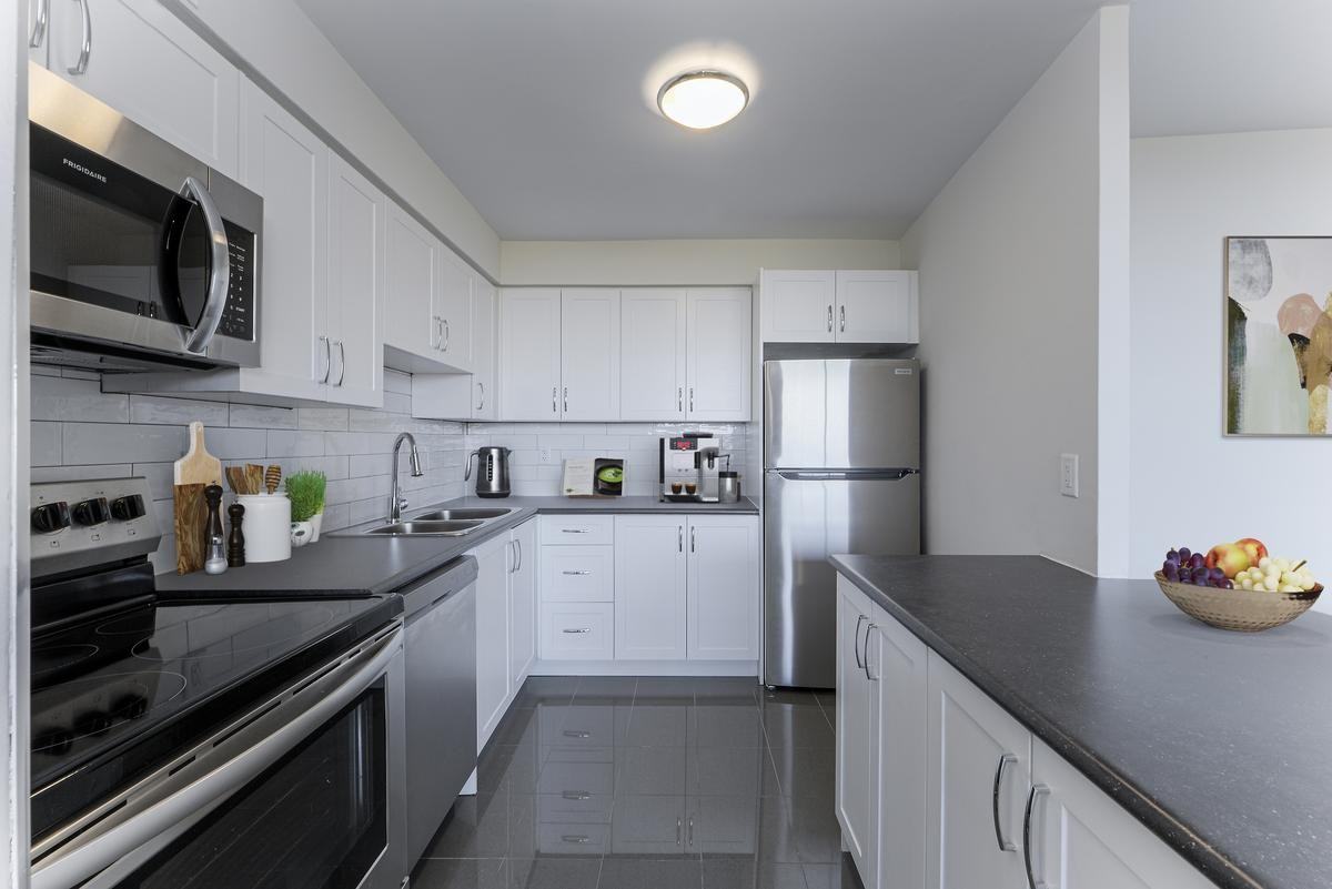 2570 Kingston Road - Photo 5 of 28