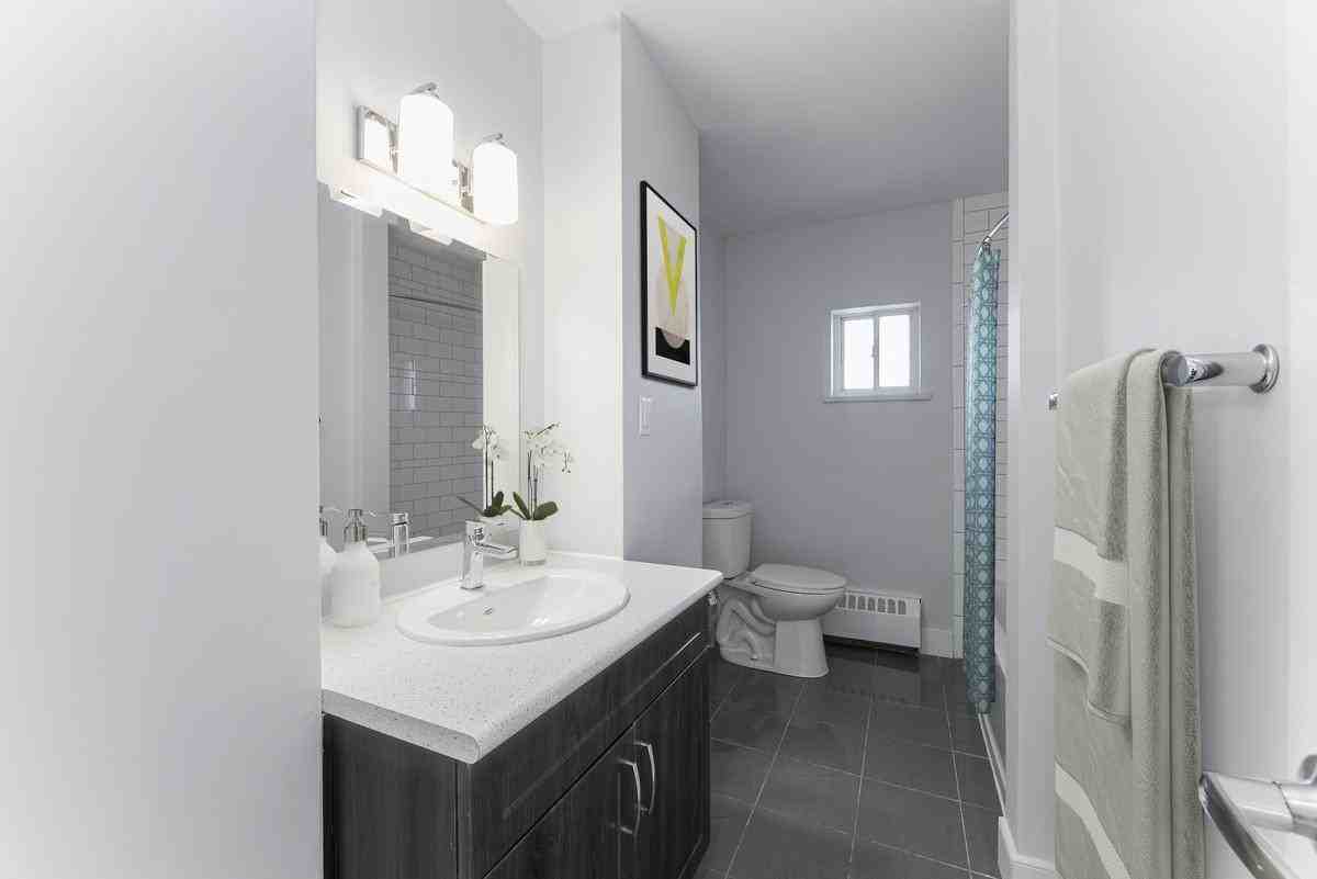 2570 Kingston Road - Photo 6 of 28