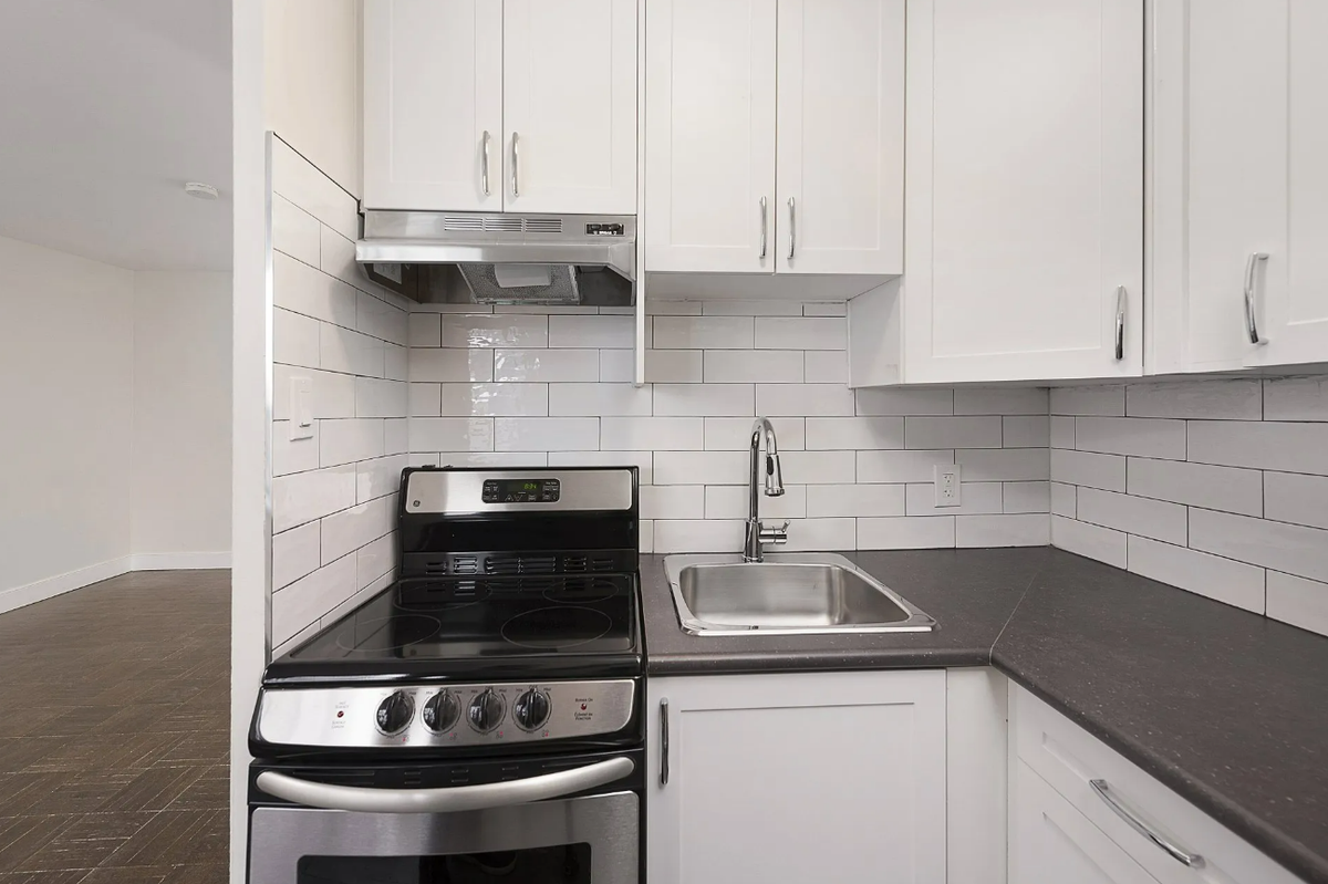 166 Wilson Avenue - Photo 4 of 17