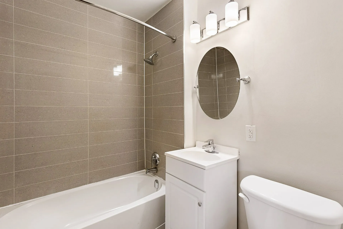 2181 Avenue Road - Photo 6 of 17