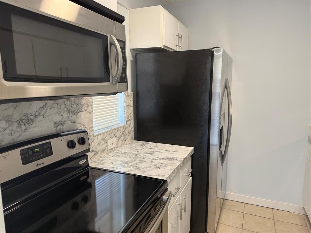 9930 Twin Lakes Dr #7L - Photo 4 of 40