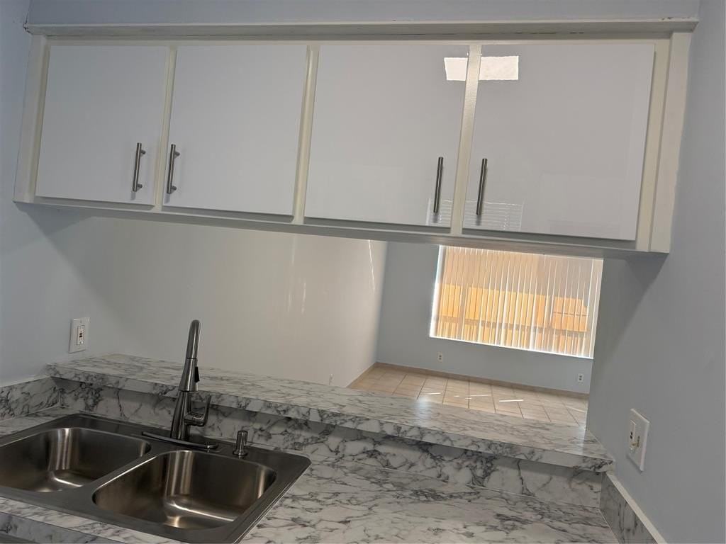 9930 Twin Lakes Dr #7L - Photo 6 of 40