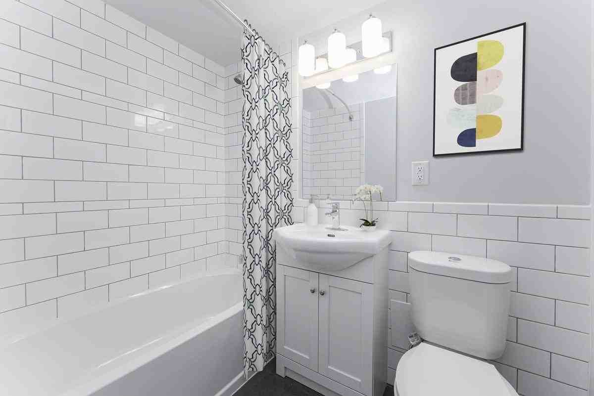 159 & 161 University Avenue East - Photo 7 of 10