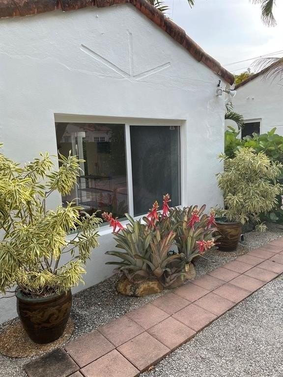 1005 Cortez St #B - Photo 2 of 9