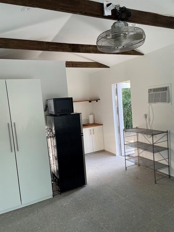 1005 Cortez St #B - Photo 4 of 9