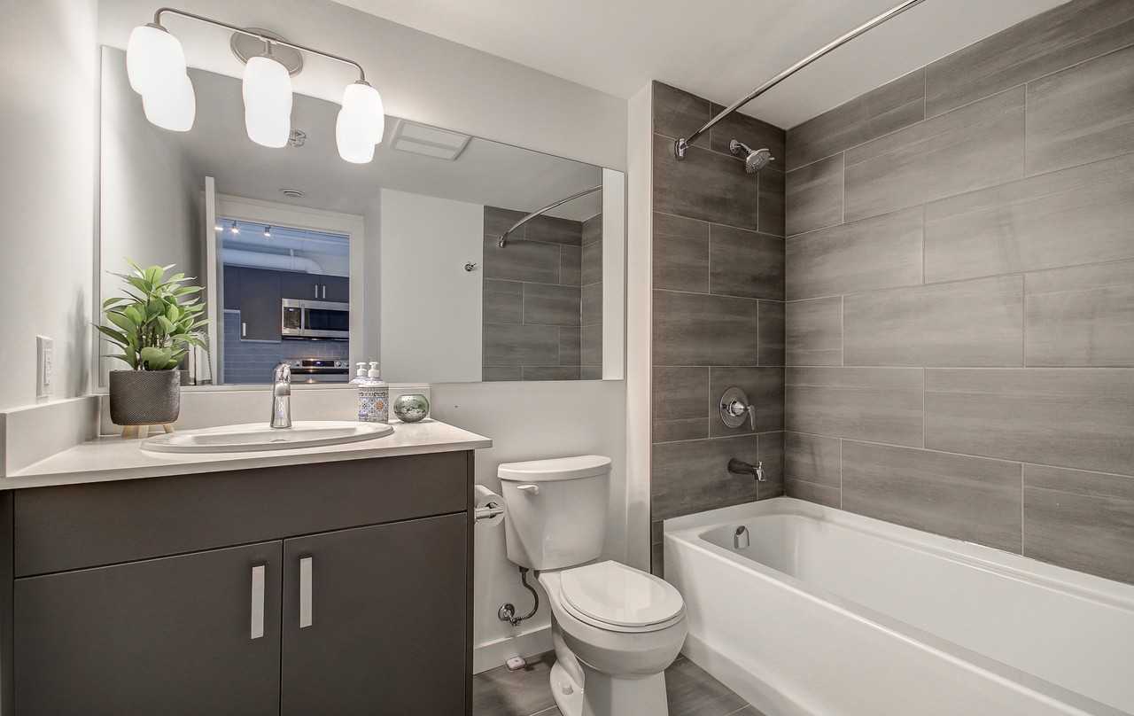 The Woodside, Highland Suites - Photo 6 of 18