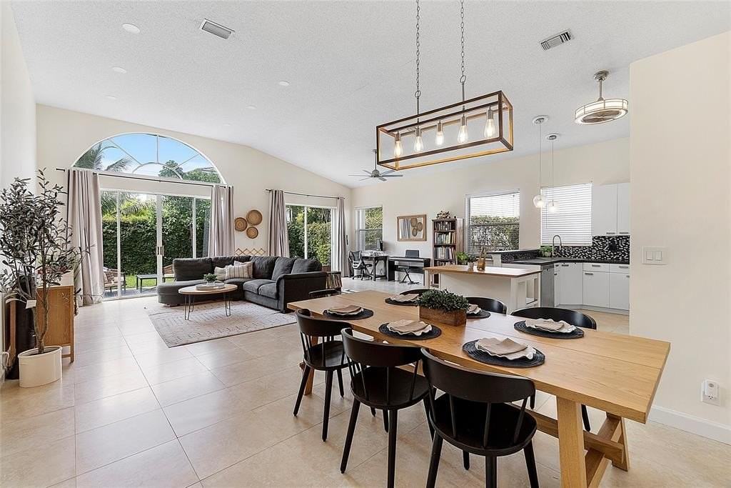 10650 Nw 48th St - Photo 5 of 37