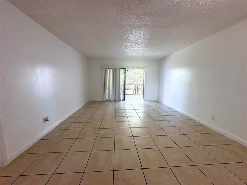 928 S Federal Hwy #20 - Photo 2 of 12